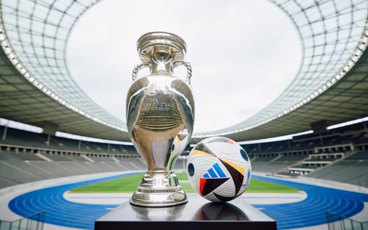 Fussballliebe. УЕФА представил официальный мяч Евро-2024 :: Футбол :: РБК Спорт