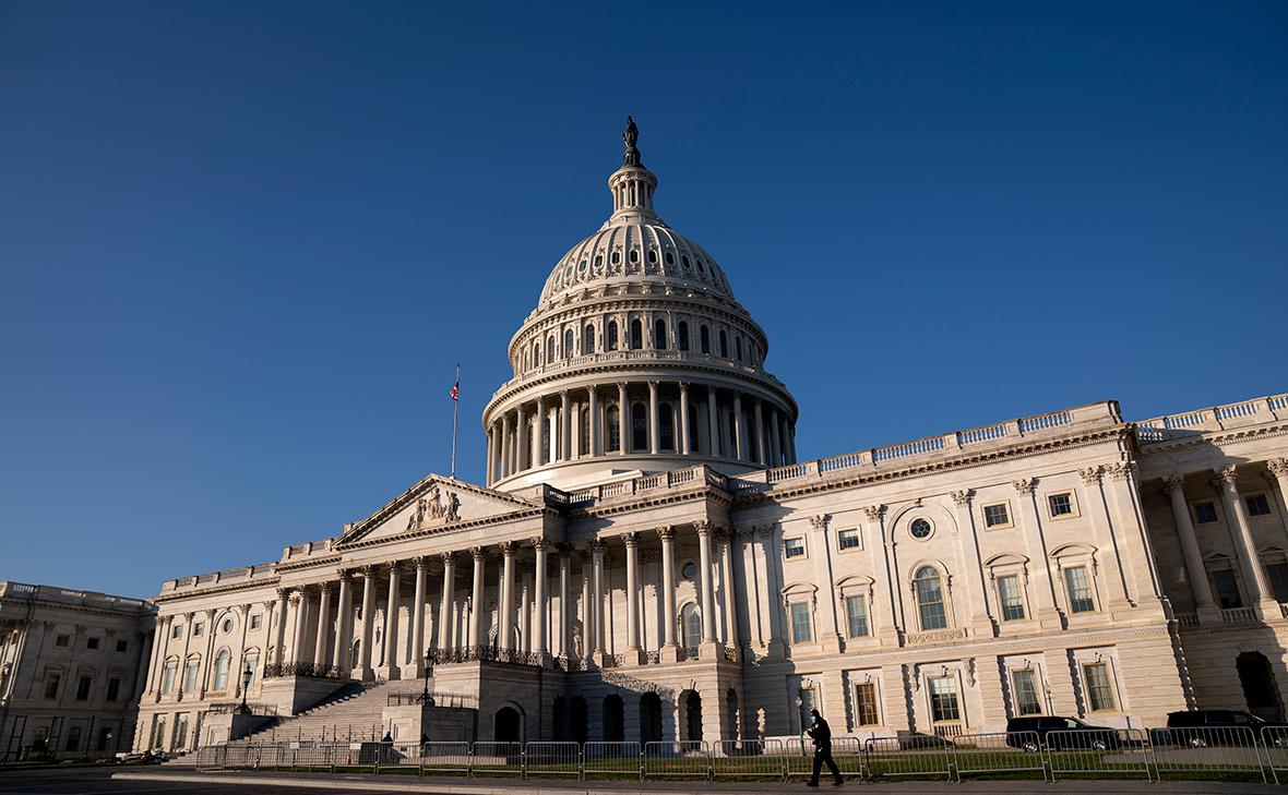 Сенат США одобрил временный бюджет без помощи Украине и Израилю
