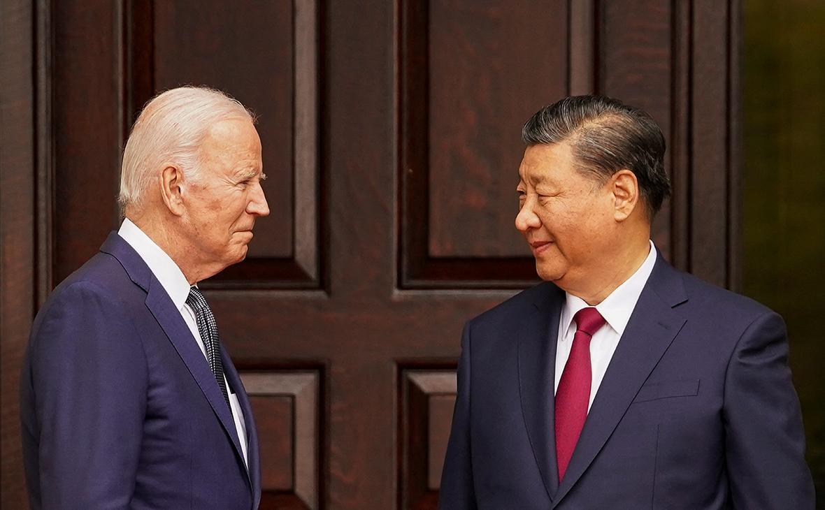 МИД Китая заявил о стратегическом значении встречи Си Цзиньпина и Байдена