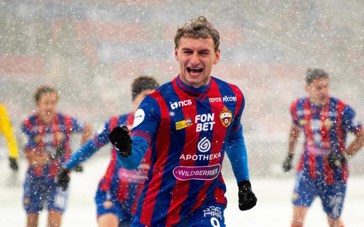 ЦСКА победил клуб Карпина в матче под сильным снегопадом :: Футбол :: РБК Спорт