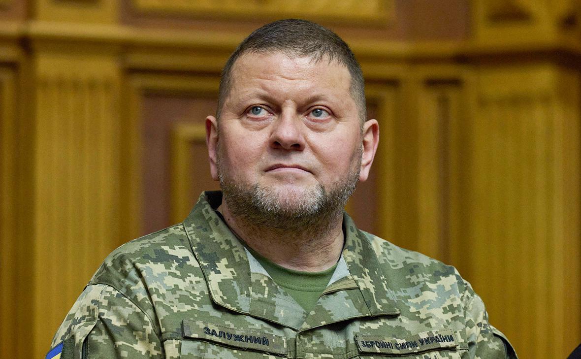 Зеленский привоил Залужному звание Героя Украины