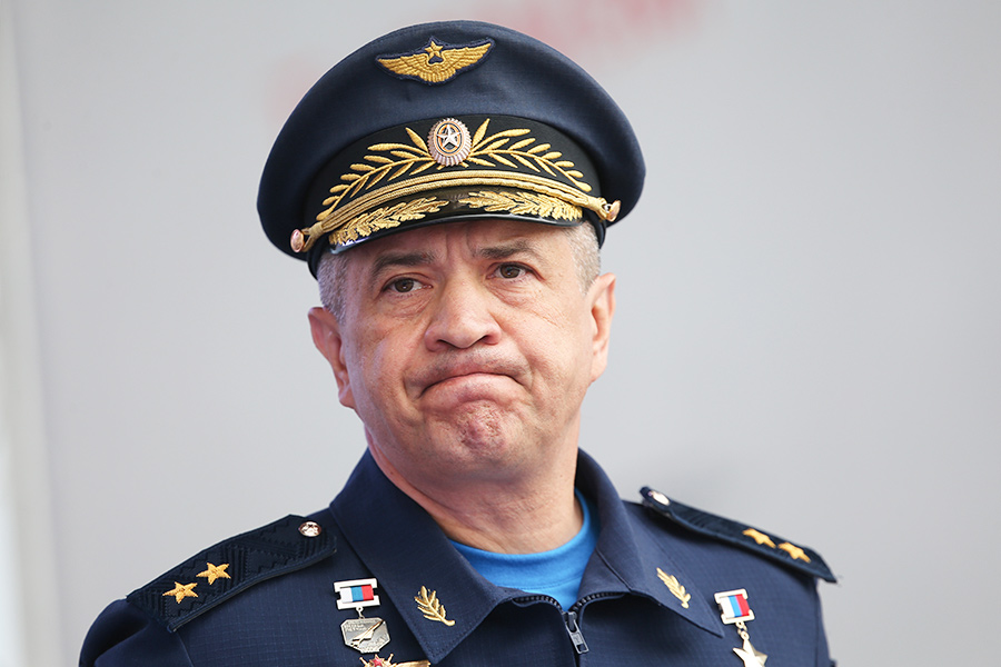 МУС выдал ордера на арест двух российских военных командующих